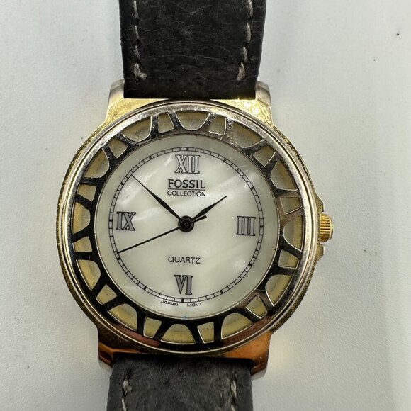 Vintage Fossil Collectors Club Watch Women Two Tone Gray Leather Band Works 8.5" - Picture 1 of 13